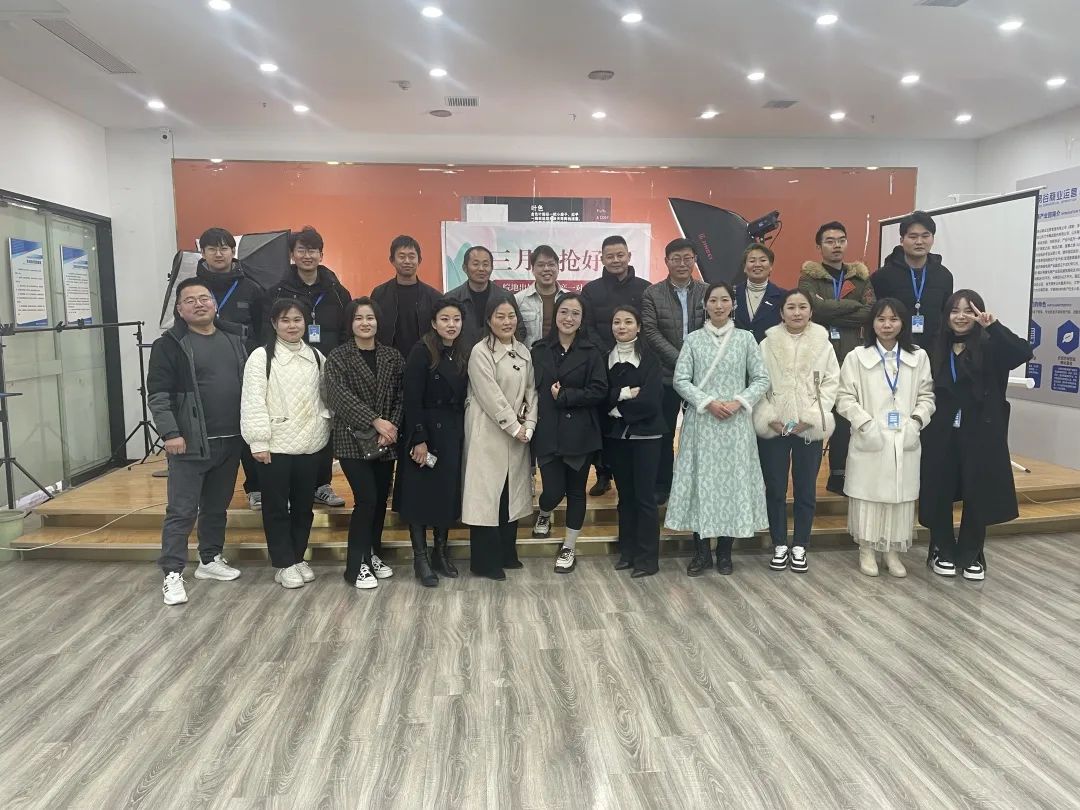 阜陽臨沂商城（易谷）直播電商基地“春三月，搶好物”直播專場活動圓滿結束