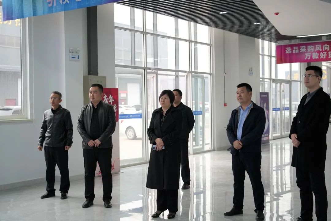 河口區副區長魏蘭蘭一行到河口電商產業園開展工作調研