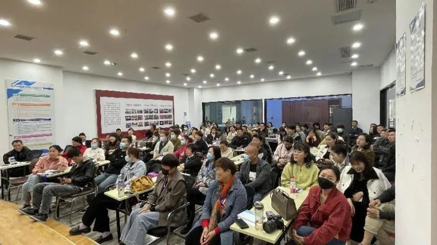 阜陽臨沂商城（易谷）直播電商基地專場直播電商培訓活動順利舉辦