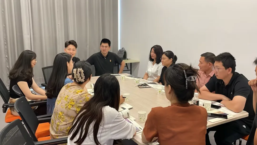 東營職業學院數字媒體專業教師一行到黃河口（易谷）直播電商基地考察，洽談校企合作相關事宜