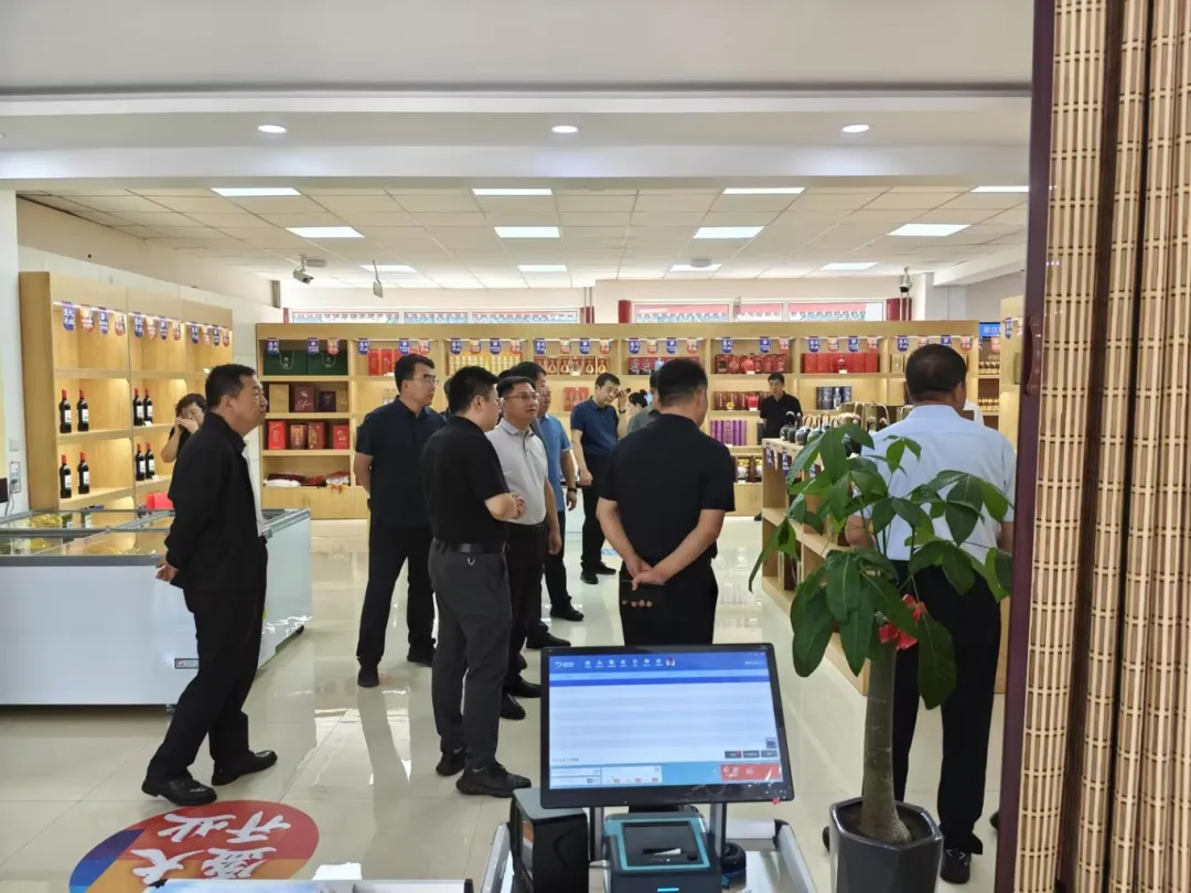 烏蘭察布市集寧區政府區長康海瑞一行蒞臨烏蘭察布電商基地參觀視察