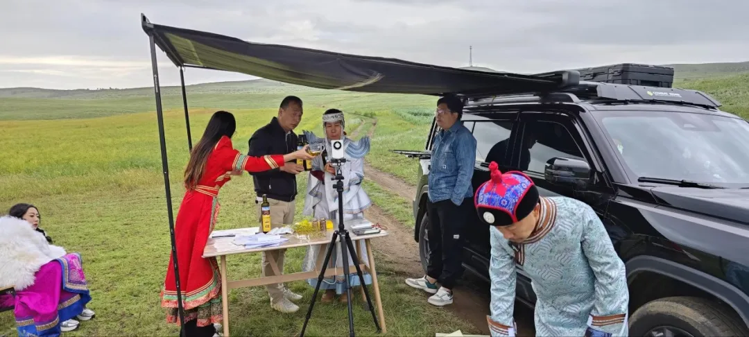 烏蘭察布直播基地攜手快手主播'嘟姐'開展農牧產品溯源直播，總銷售額超30萬元