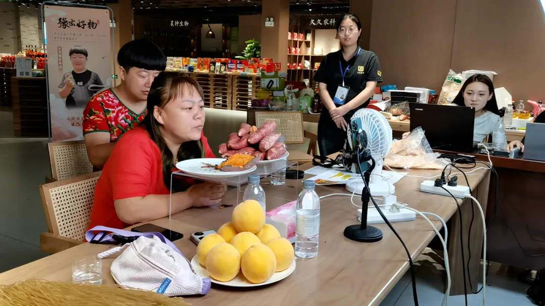 上菜3.jpg